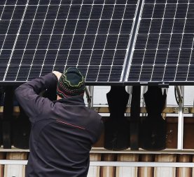 Jahresbericht 2024 Balkonkraftwerk Solarenergie Erneuerbare Energie